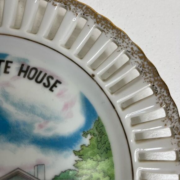 Vintage Little White House Gold Trim Ceramic Decorative Plate Warm Springs GA - Picture 3 of 7